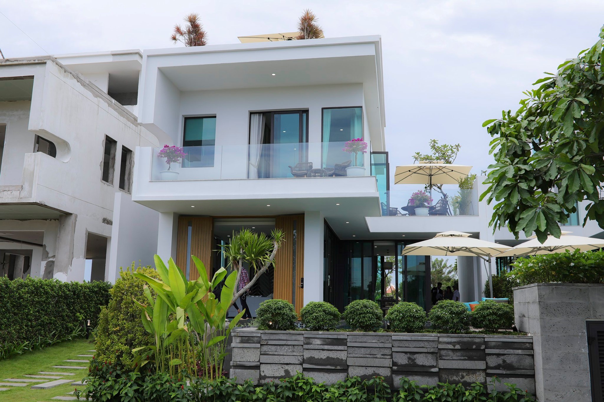 Cái bắt tay chiến lược giữa UHM Group và Đạt Gia với thương hiệu UHM Luxury Resort & Villas