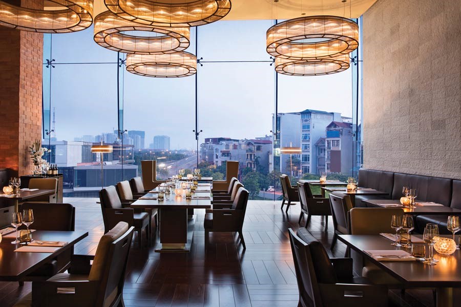Thiết kế nội thất không gian hài hòa mang đến vẻ đẹp sang trọng và hiện đại cho nhà hàng, khách sạn