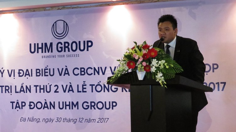 Mr Ân - Tổng giám đốc tập đoàn uhm group phát biểu tại buổi lễ